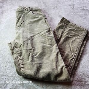 Woolrich Women’s Size 6P Tan Corduroy Straight Leg Pants 98% Cotton 2% Spandex